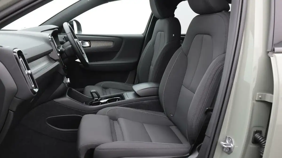 2022-volvo-xc40-e-twin-recharge-big-14