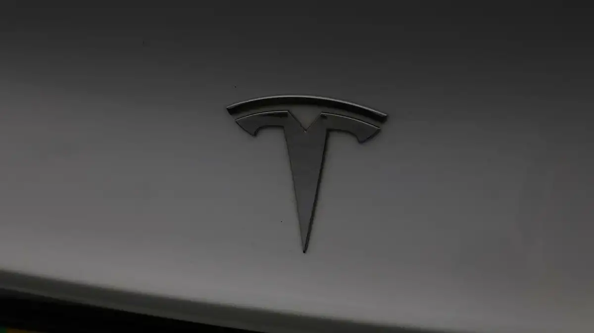 2021-tesla-model-3-e-standard-plus-big-19