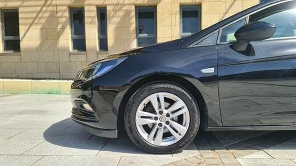 2018-vauxhall-astra-16cdti-tech-line-nav-110ps-ssecotec-hatchback-big-8
