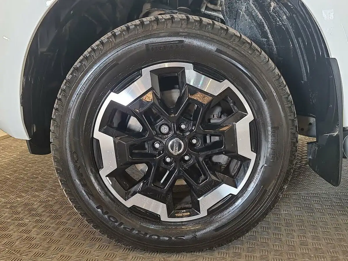 2021-nissan-navara-23dci-tt-tekna-8-navileather-auto-big-5