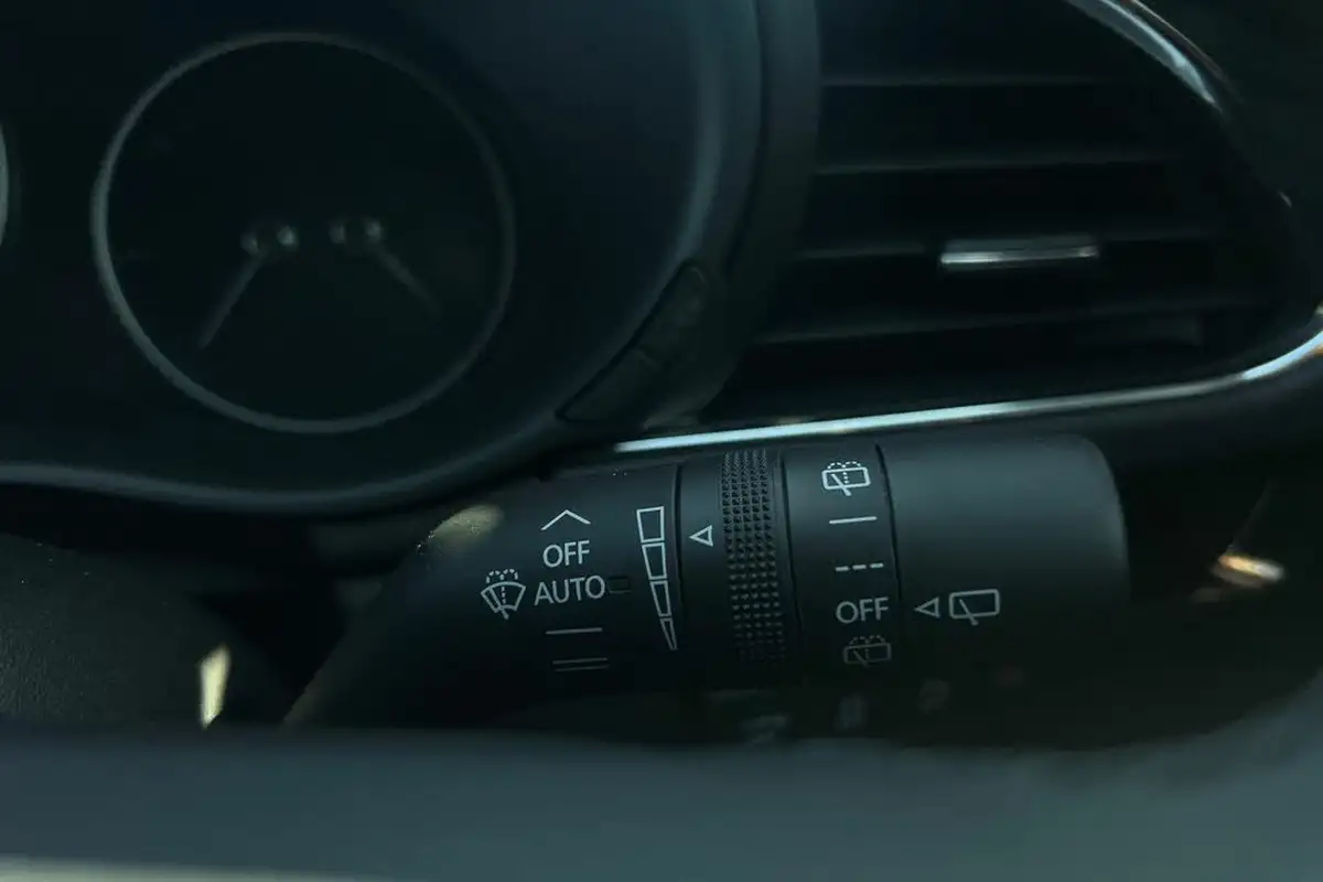 2024-mazda-mazda3-25-e-skyactiv-g-homura-big-19