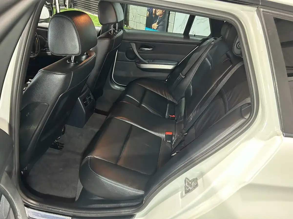 2011-bmw-3-series-20td-320d-sport-plus-touring-estate-5d-big-18