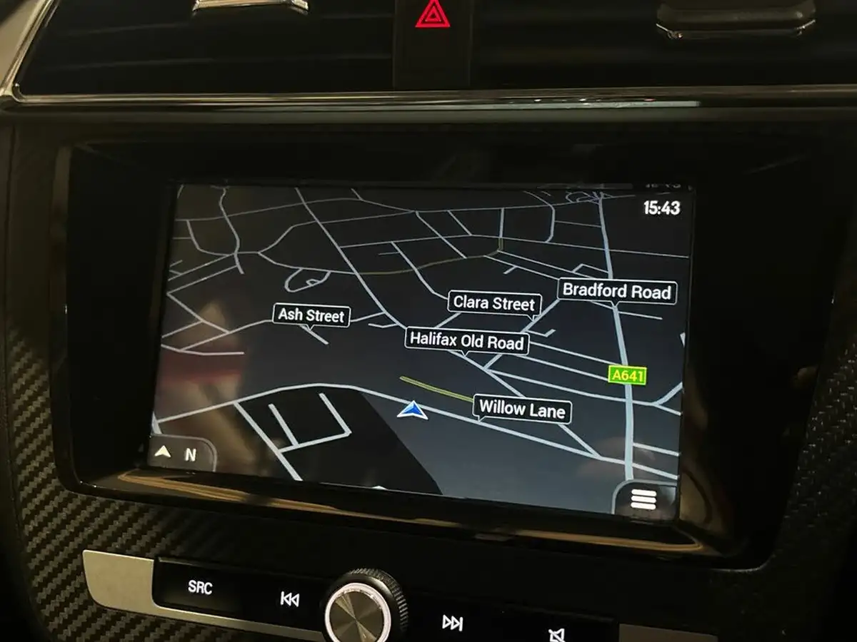 2019-mg-zs-suv-10t-gdi-exclusive-111ps-big-10