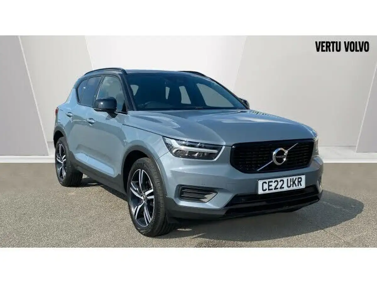 2022-volvo-xc40-15-t3-r-design-auto-big-0