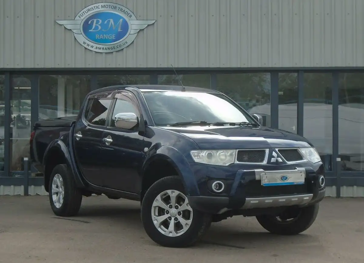 2010-mitsubishi-l200-25td-barbarian-auto-big-0