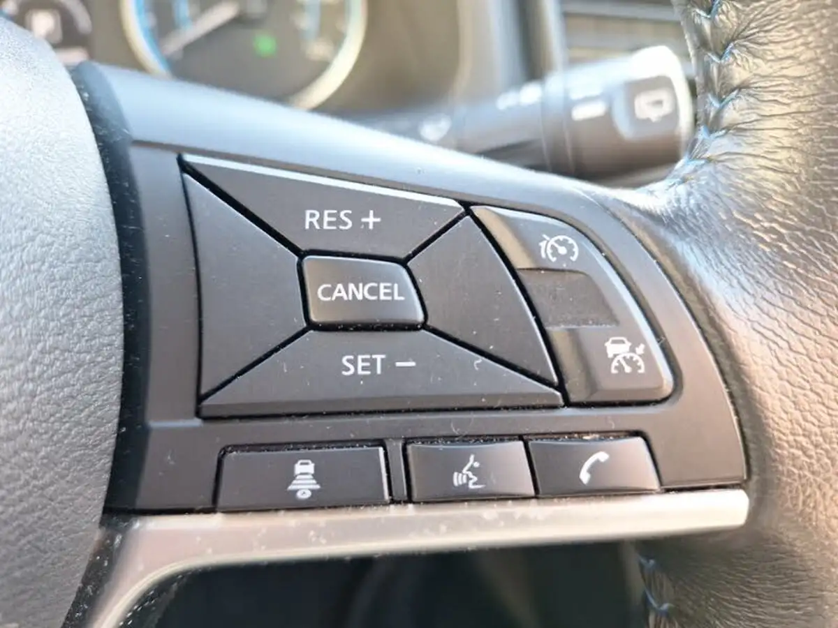 2020-nissan-leaf-e-acenta-big-15