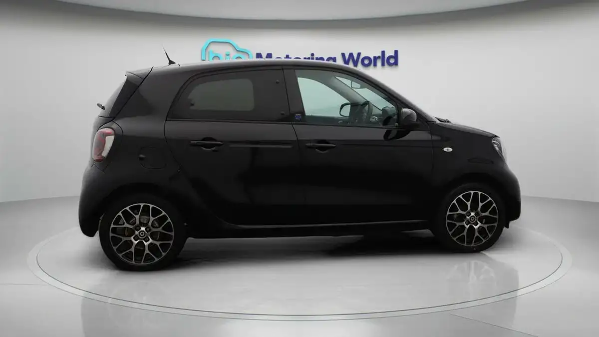 2022-smart-forfour-eq-exclusive-big-8