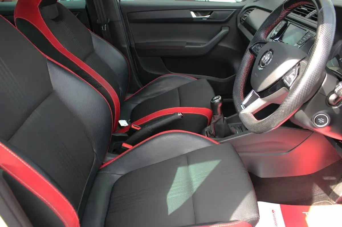 2018-skoda-fabia-10-tsi-monte-carlo-110ps-hatchback-big-9