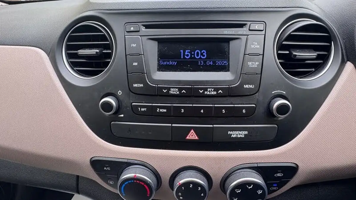 2016-hyundai-i10-10-s-air-big-30