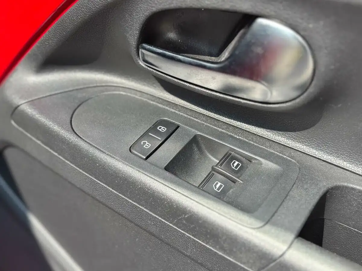 2014-seat-mii-10-i-tech-5d-big-29