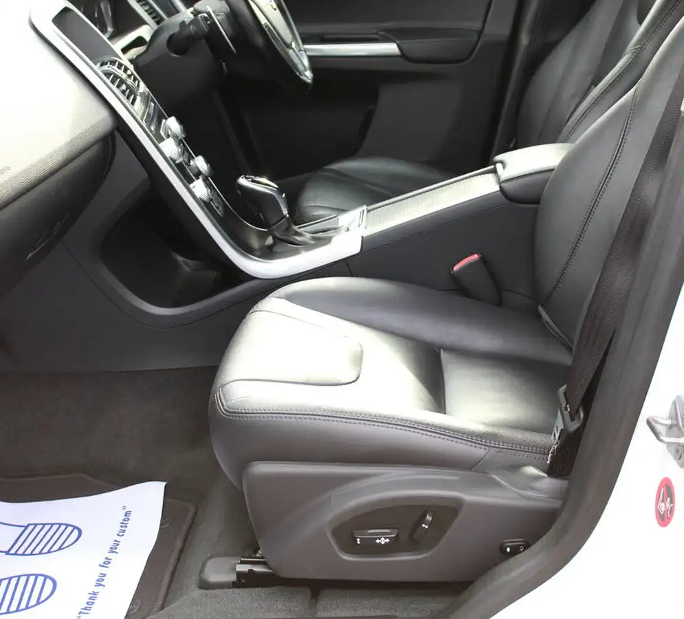 2015-volvo-xc60-big-38