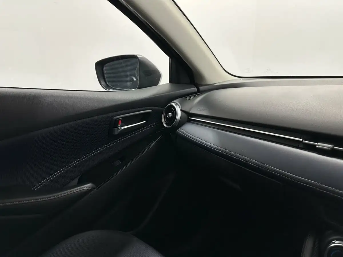 2022-mazda-mazda2-15-e-skyactiv-g-sport-big-22