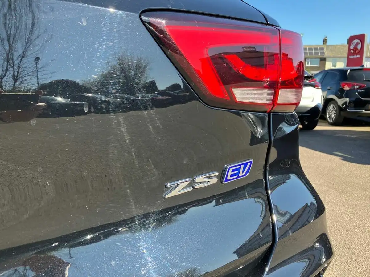2024-mg-zs-suv-e-trophy-connect-ev-176ps-big-33