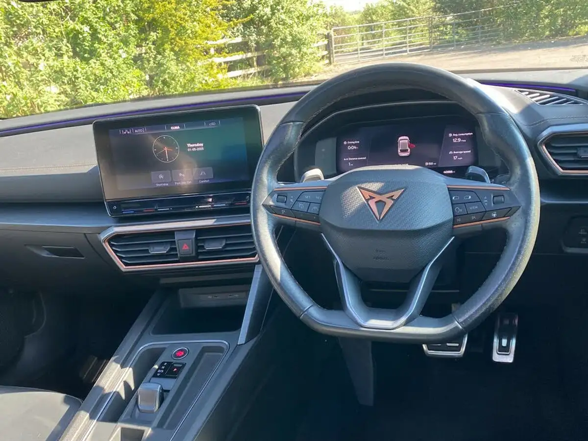2022-cupra-leon-nf-20-tsi-vz3-300ps-hatchback-big-21