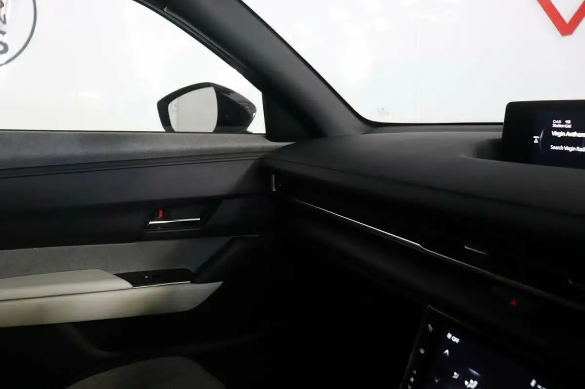 2022-mazda-mx-30-e-se-l-lux-big-27