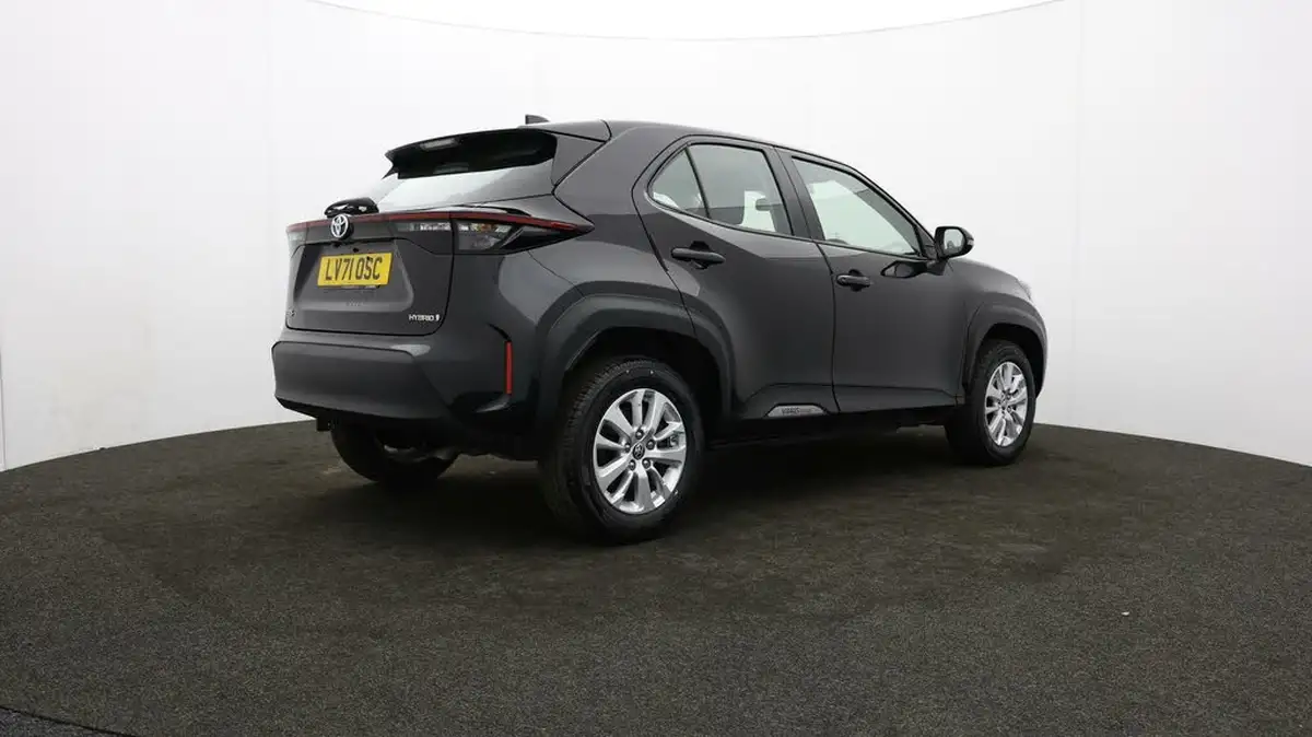 2021-toyota-yaris-cross-15-vvt-i-icon-big-24
