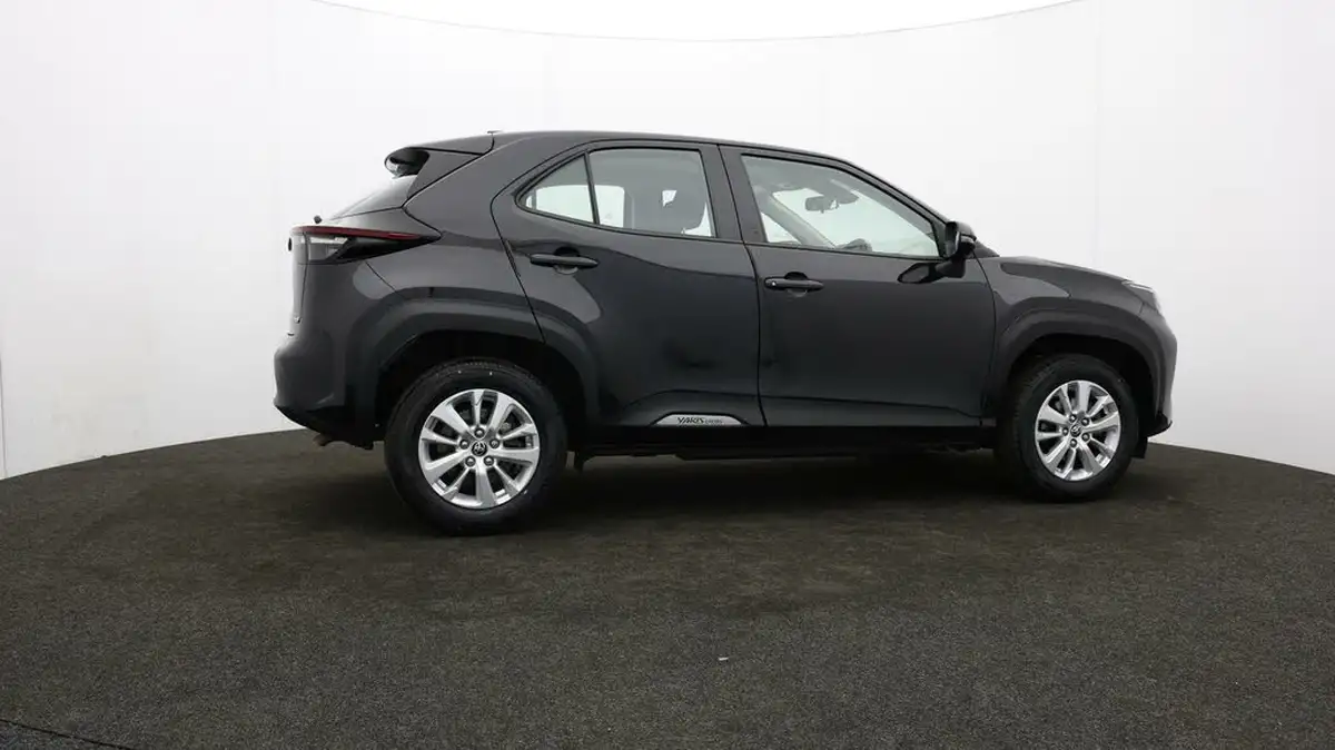 2021-toyota-yaris-cross-15-vvt-i-icon-big-28