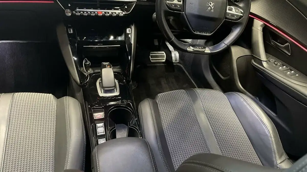2022-peugeot-2008-suv-e-gt-big-14