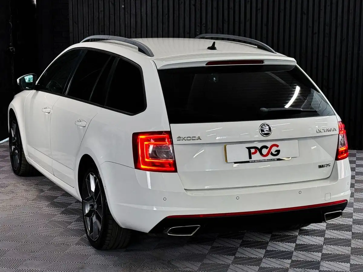 2014-skoda-octavia-20tdi-vrs-estate-dsg-big-24