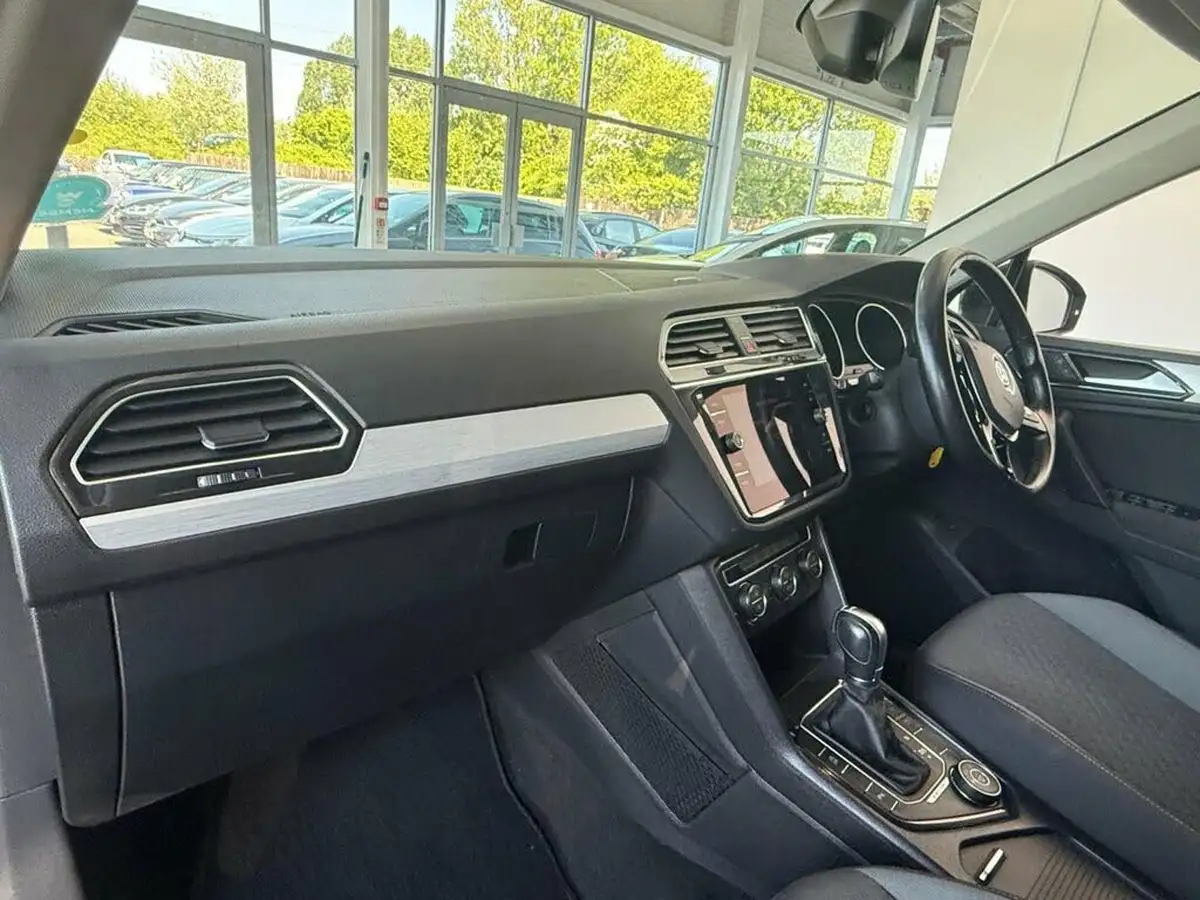 2018-volkswagen-tiguan-20tdi-se-navigation-150ps-4motion-ss-dsg-big-15