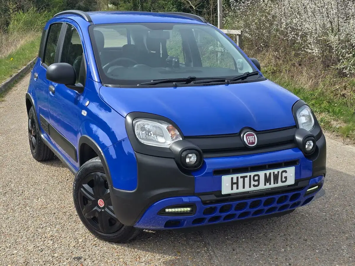 2019-fiat-panda-12-waze-ss-big-15