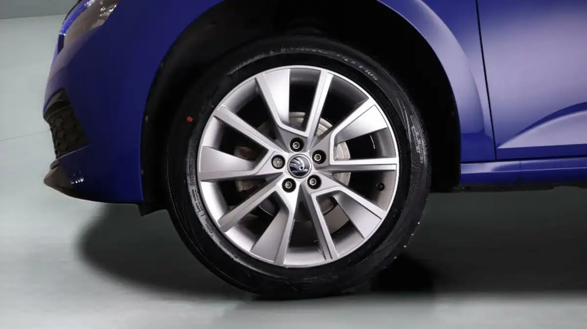 2021-skoda-kamiq-10-tsi-se-95ps-big-17