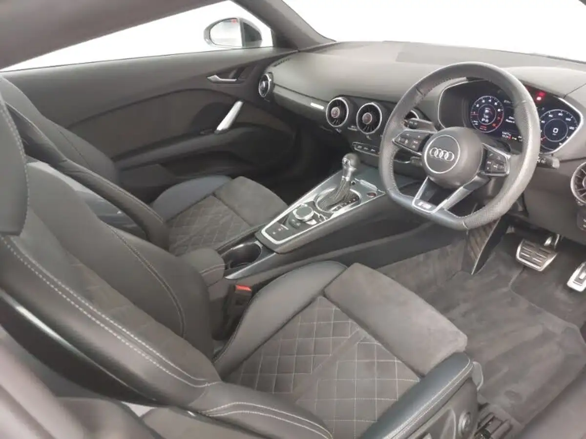 2023-audi-tt-coupe-20-40-tfsi-black-edition-big-3