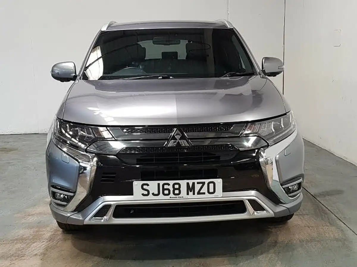 2018-mitsubishi-outlander-24-4h-phev-big-11