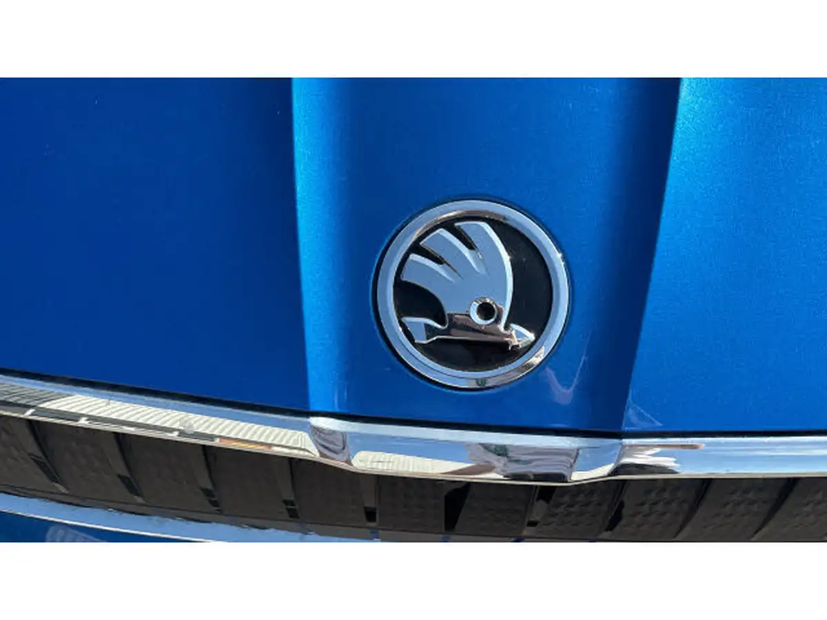 2023-skoda-enyaq-e-60-big-28