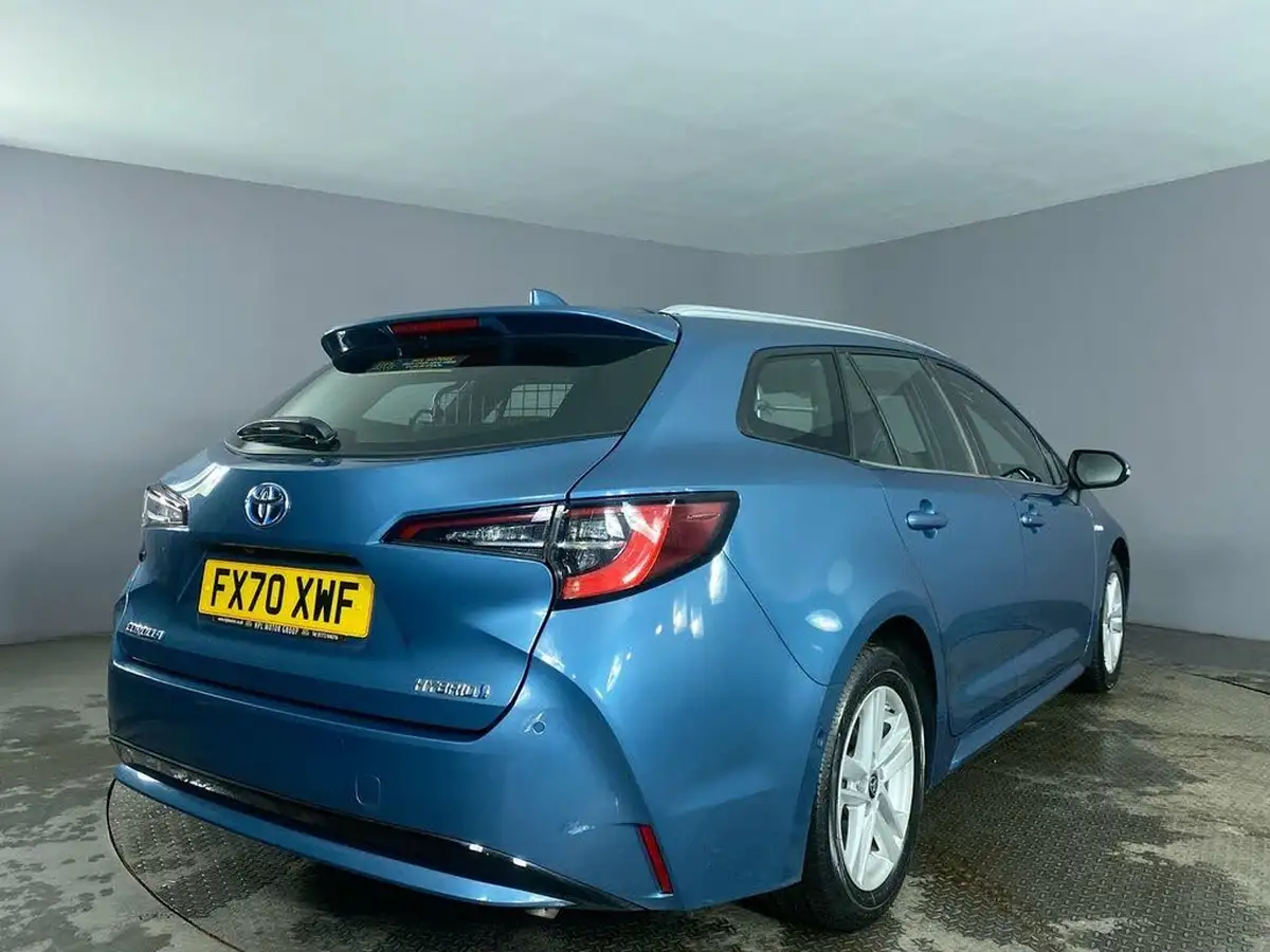 2020-toyota-corolla-18-vvt-i-icon-tech-spare-wheel-touring-sports-5d-big-7