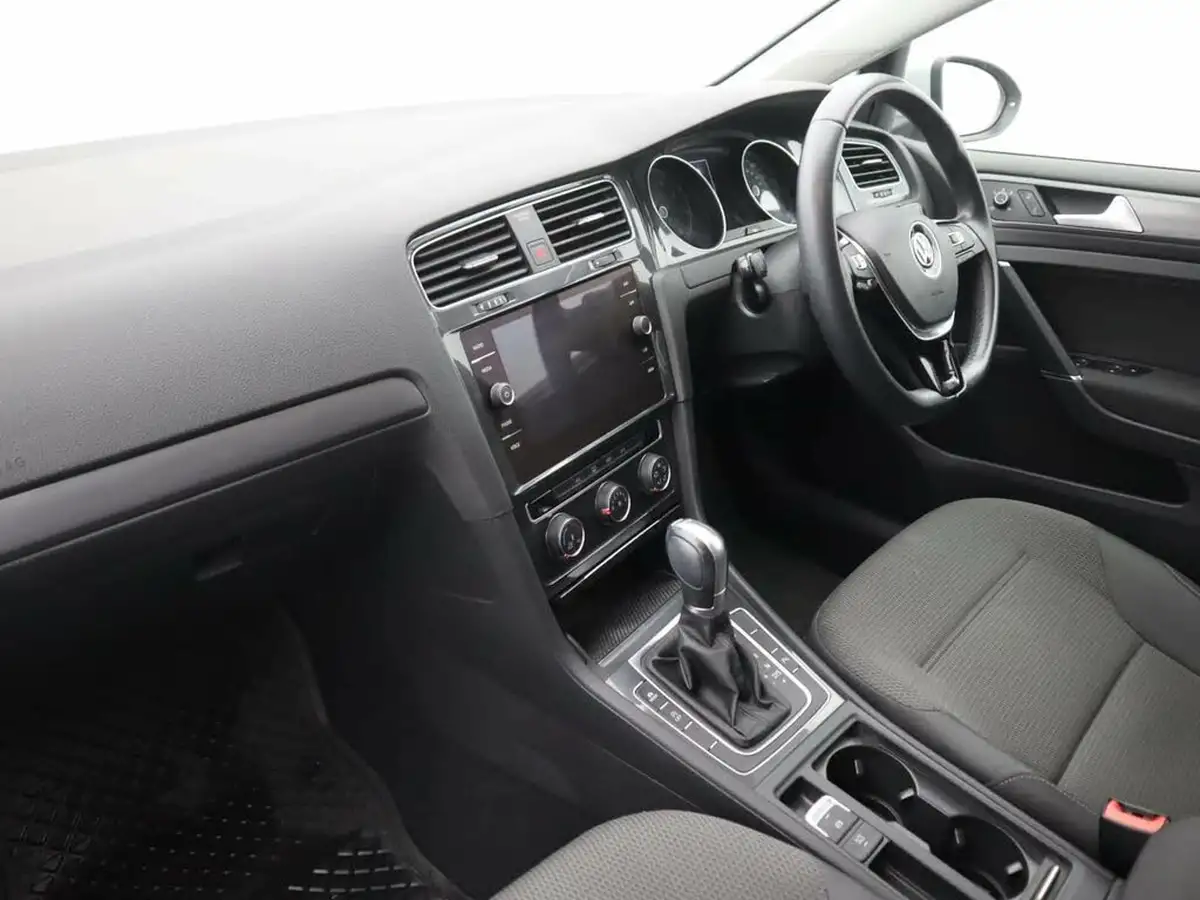 2019-volkswagen-golf-15-tsi-se-nav-130ps-hatchback-5d-dsg-big-8