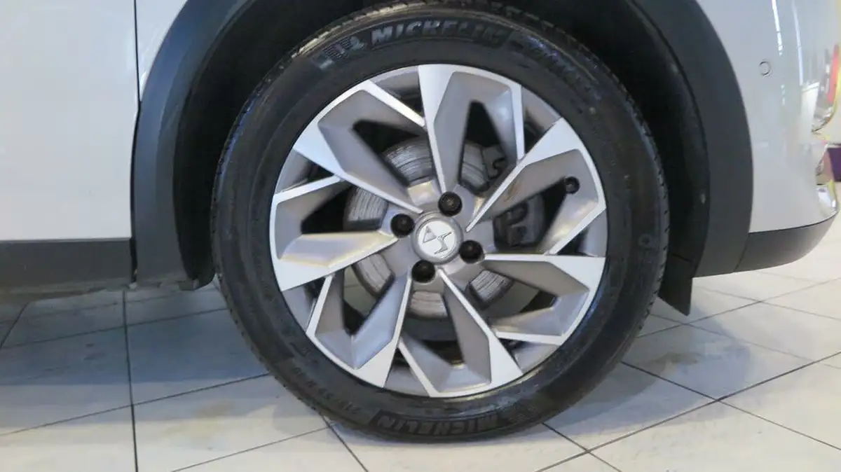 2021-ds-ds-3-crossback-e-tense-ultra-prestige-big-31