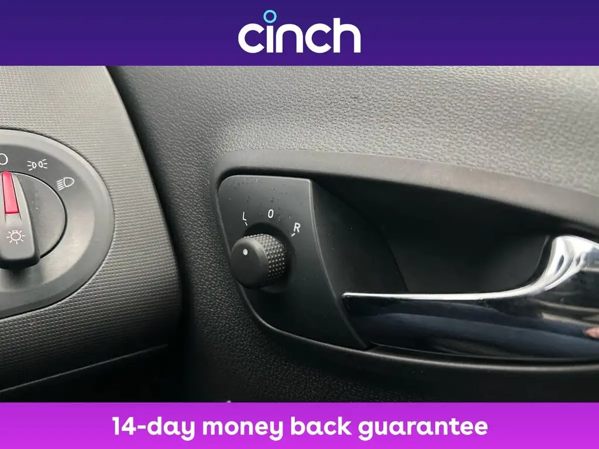 2015-seat-ibiza-14-toca-hatchback-5d-big-21