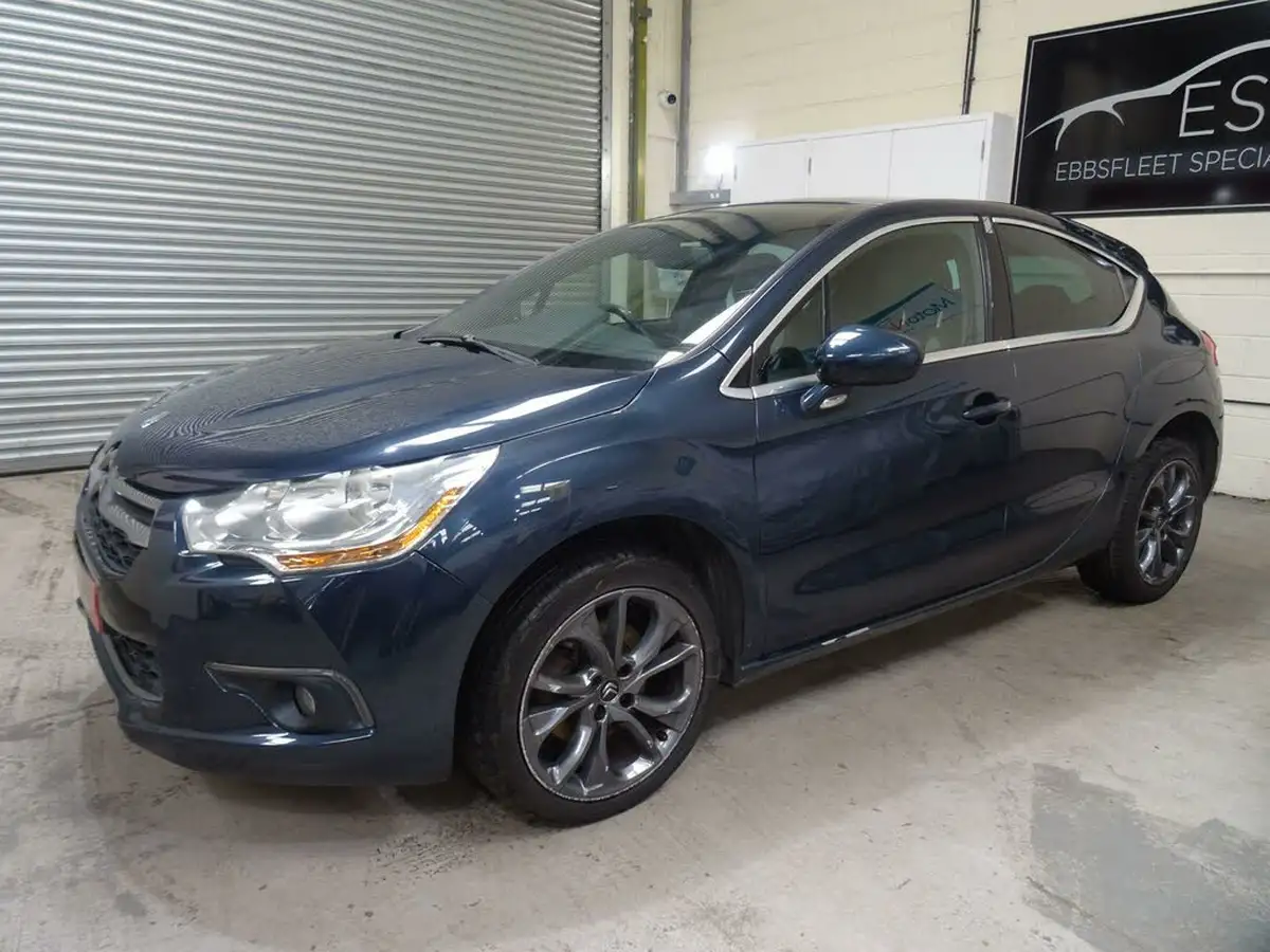 2013-citroen-ds4-20td-dstyle-big-10