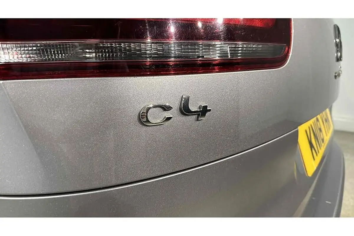 2018-citroen-c4-picasso-12-puretech-feel-big-10