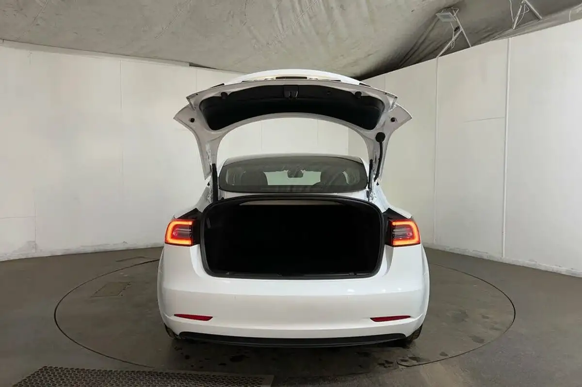 2021-tesla-model-3-e-long-range-awd-big-35