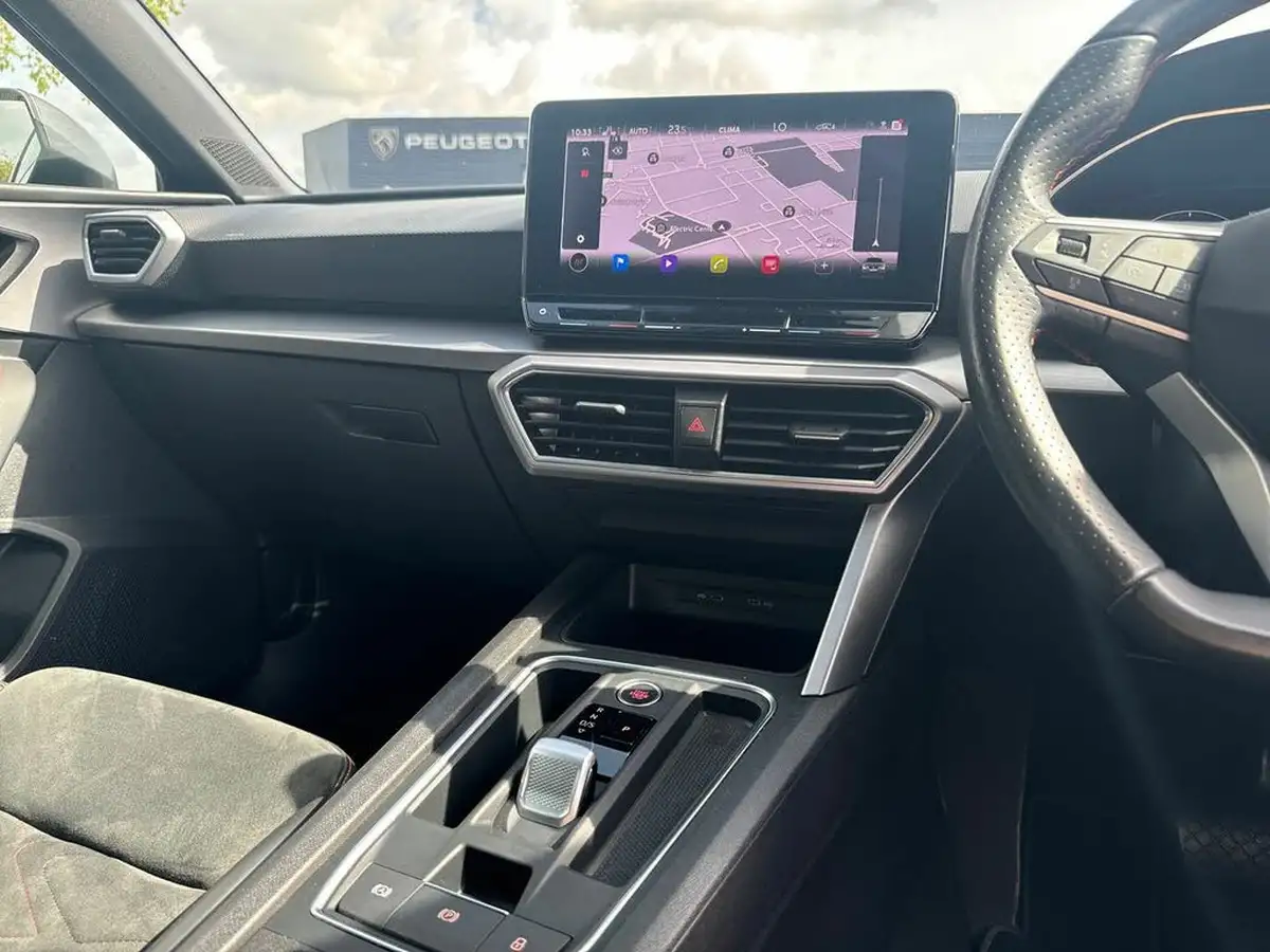 2021-seat-leon-10-etsi-evo-fr-sport-hatchback-big-16