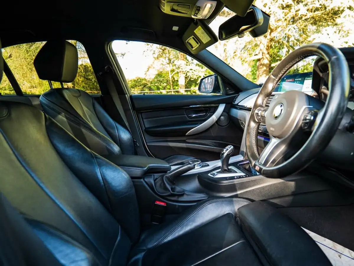 2017-bmw-3-series-20-330e-m-sport-shadow-edition-big-9