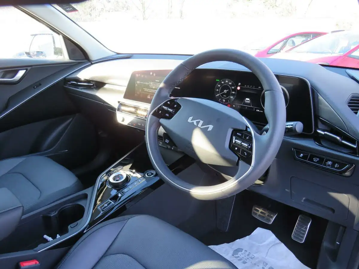 2022-kia-niro-ev-e-4-big-12