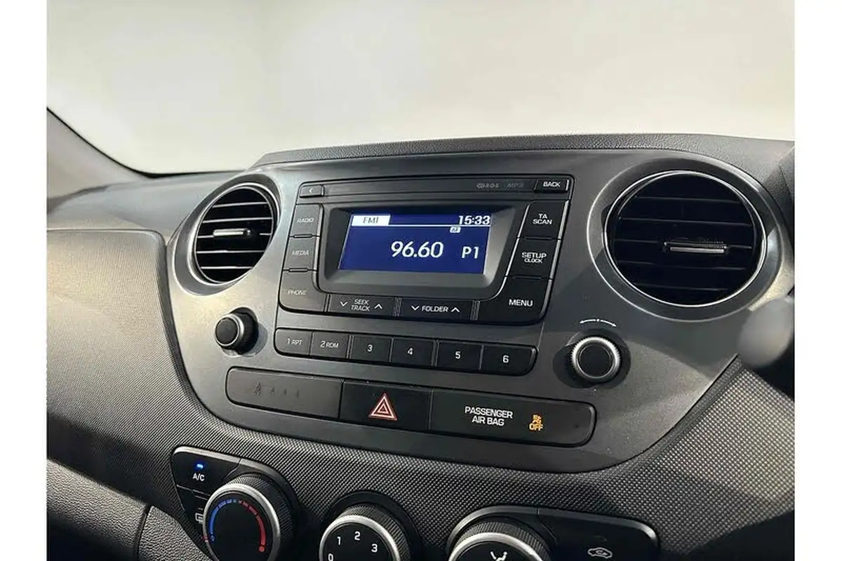 2017-hyundai-i10-10-se-big-33