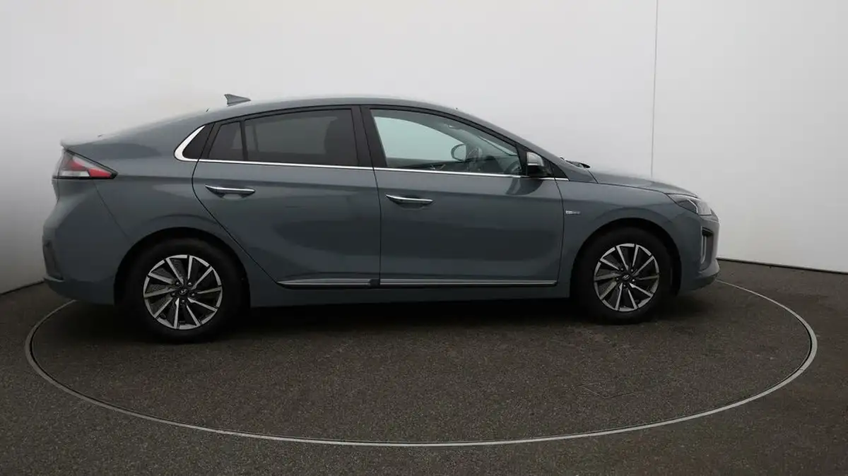 2021-hyundai-ioniq-e-premium-se-electric-100kw-big-44