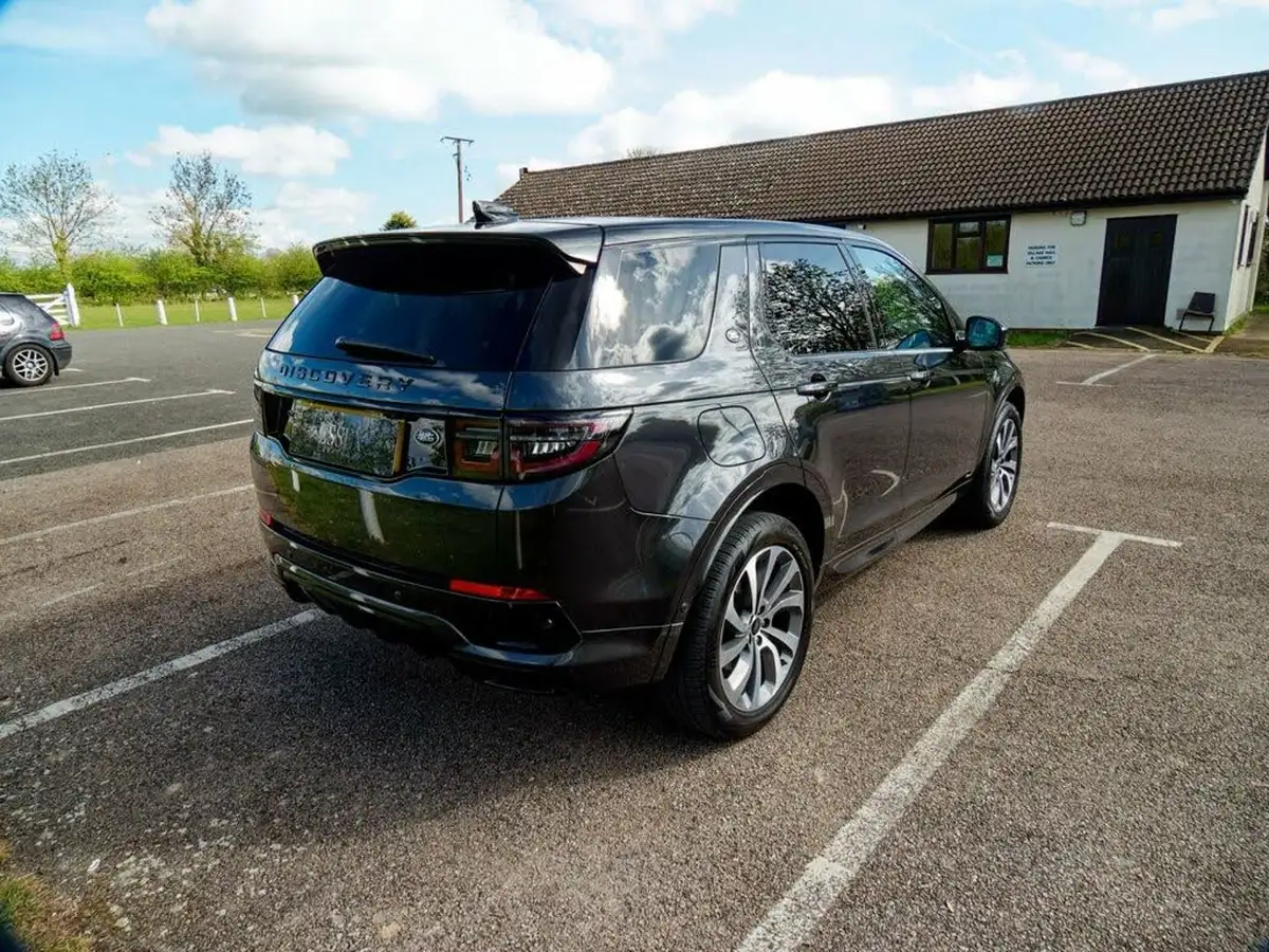 2021-land-rover-discovery-sport-15-p300e-r-dynamic-hse-big-20