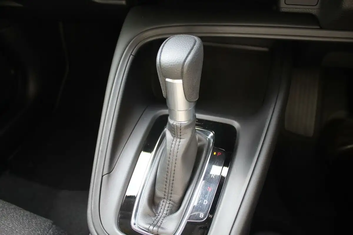 2023-honda-hr-v-15-i-mmd-elegance-big-57