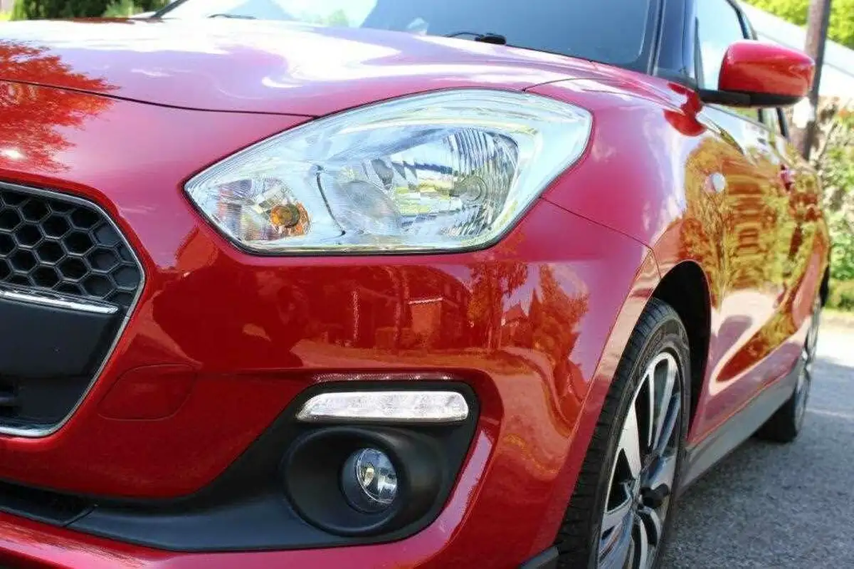 2019-suzuki-swift-12-dualjet-attitude-big-3
