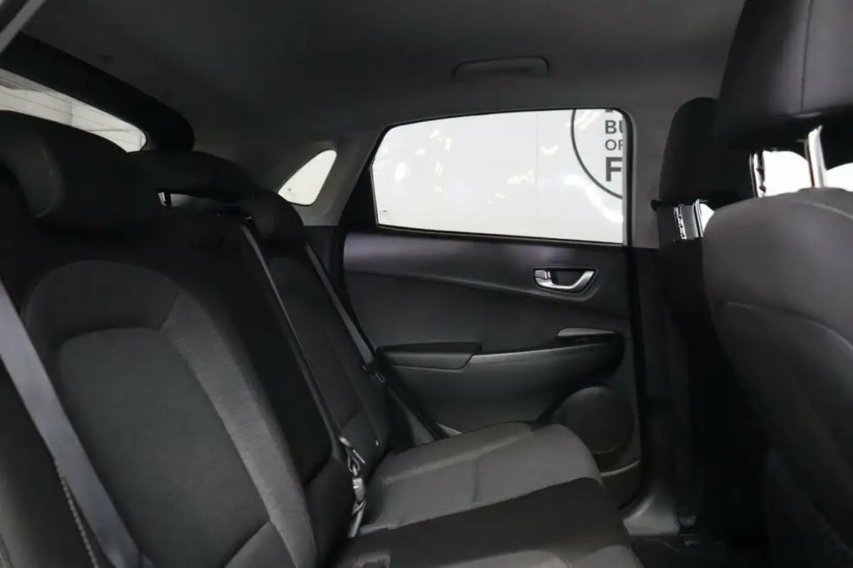 2021-hyundai-kona-e-premium-204ps-64kwh-7kw-obc-big-32
