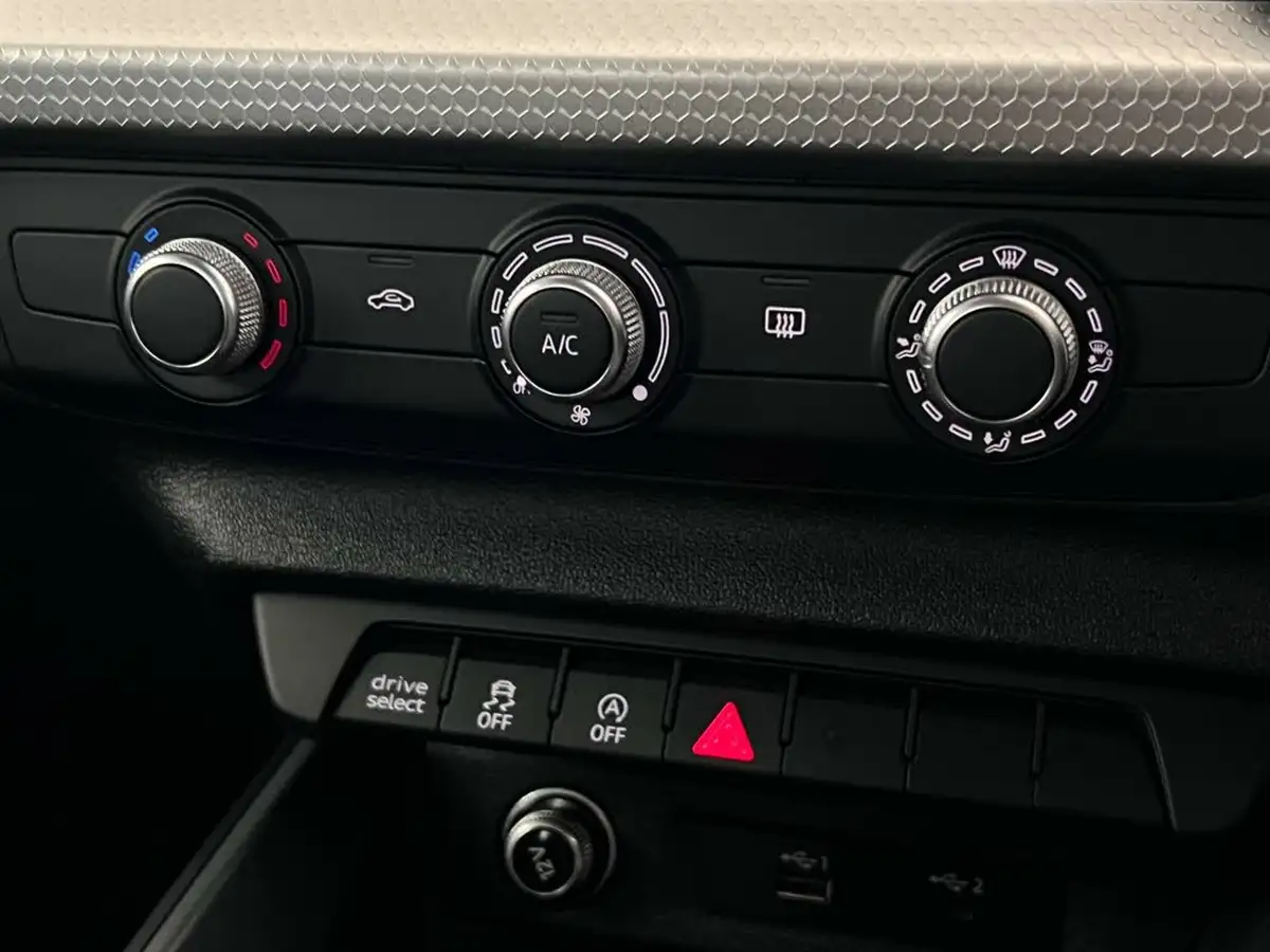 2020-audi-a1-15-35-tfsi-s-line-tronic-big-30