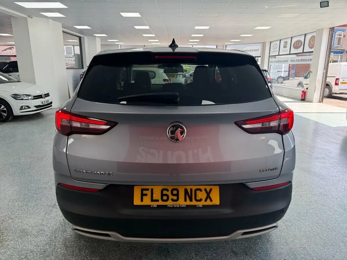 2019-vauxhall-grandland-x-12-elite-nav-big-11