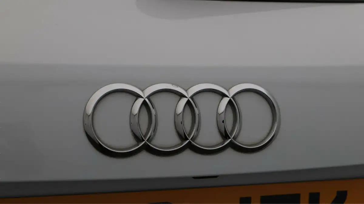 2022-audi-q3-20-35-tdi-technik-big-21