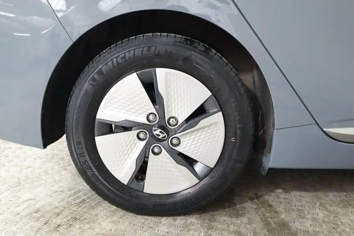 2021-hyundai-ioniq-16-gdi-premium-hybrid-big-27