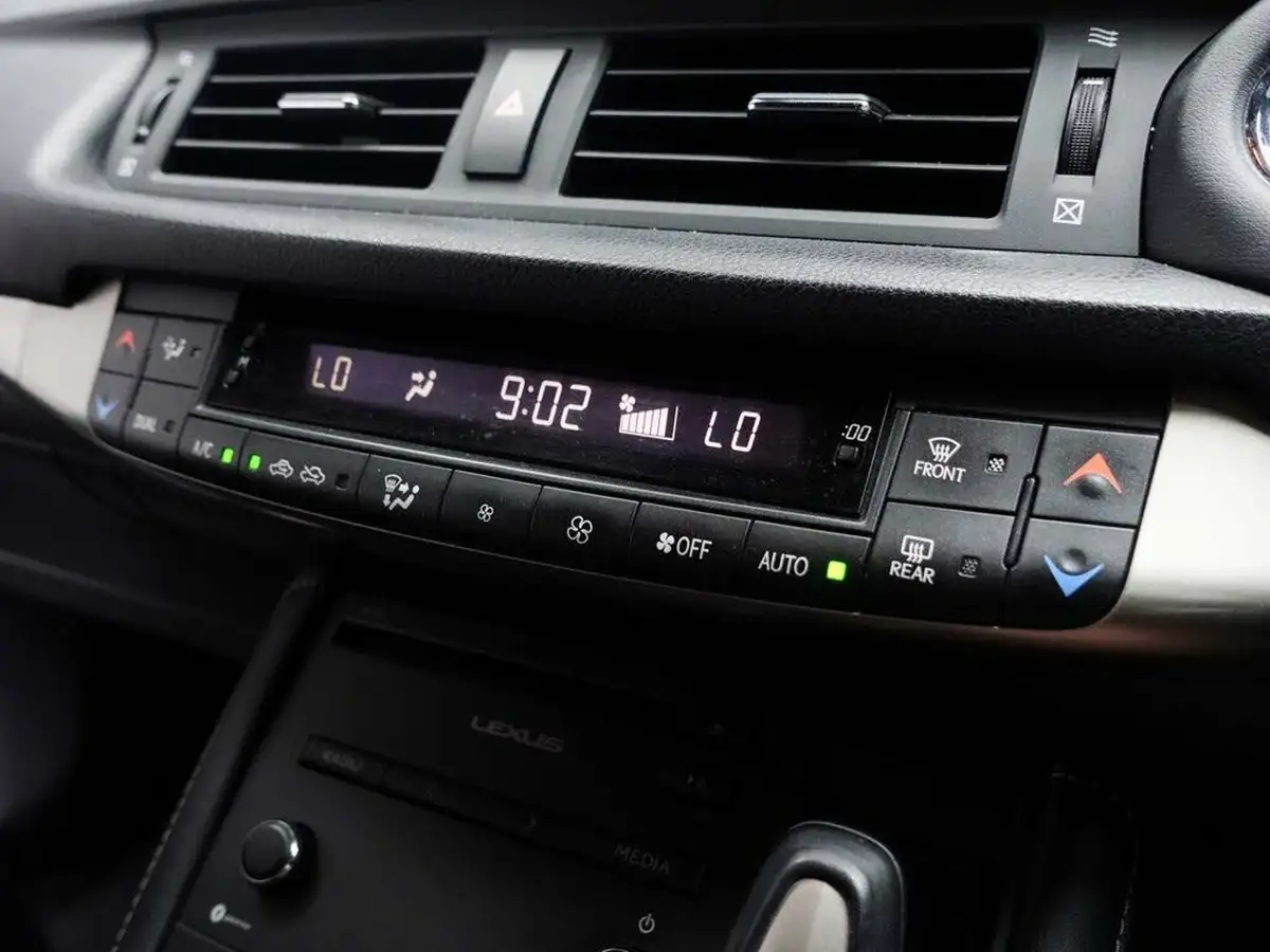 2019-lexus-ct-200h-18-f-sport-big-26